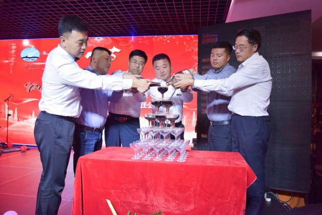 1557902284581445.png blob.png